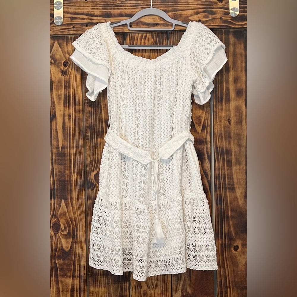 Elegant White Lace Dress